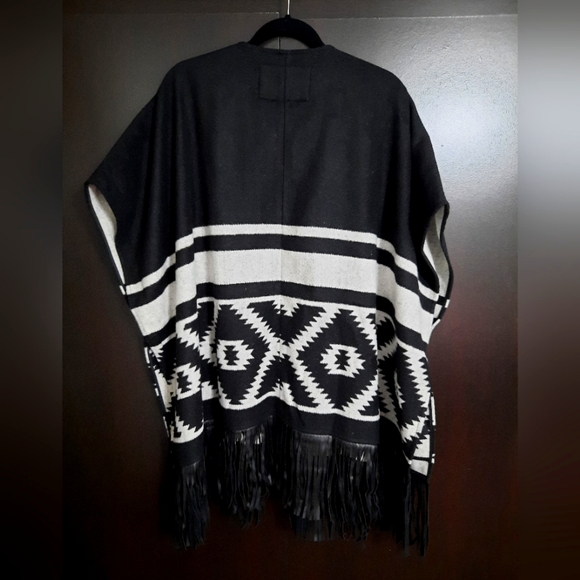 BCBG Wool Blend Poncho Style Zip Jacket - Picture 2 of 11